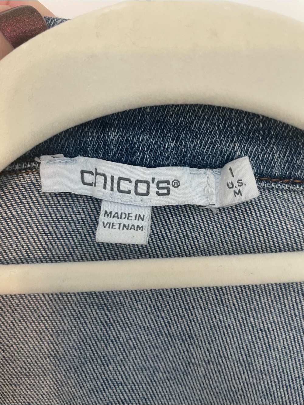 Chico’s Classic Jean Jacket w/ Peplum Waist Raw Edge Hem and Rose Gold Buttons - Picture 3 of 8